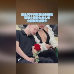 为手扭伤小姐姐敷药视频,小姐姐亲授敷药技巧