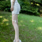 美女给女子私密按摩视频,美女与女子间的温馨互动瞬间